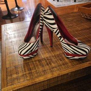 Paris Hilton pumps